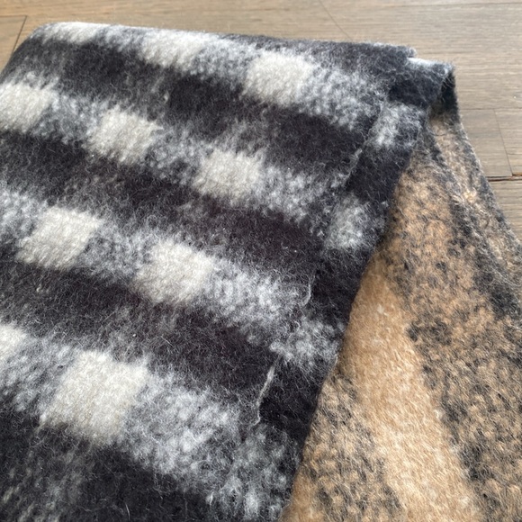 Plush Plaid Striped Scarf - Picture 2 of 2